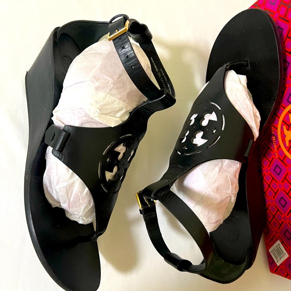 Tory burch Zoey Women’s 9.5 Black Leather Ankle Strap Wedge Sandals - Picture 9 of 10